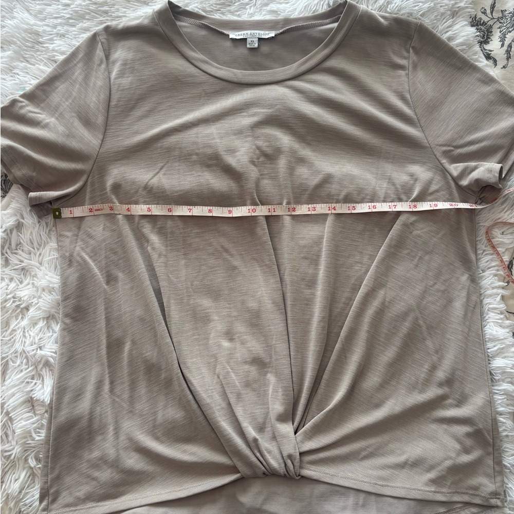 Green Envelope Taupe Twist Front Top XL Neutral Basic Short Sleeve Blouse - Picture 4 of 8